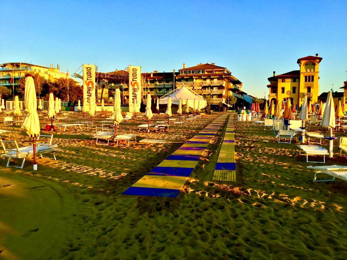 Sparkling Holiday Lignano Sabbiadoro Exterior foto